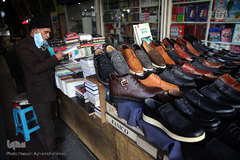 عرضه کتاب توسط دستفروشان در پاساژ بازار کتاب ایران