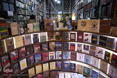 بازار کتاب میدان انقلاب