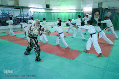 سی و شش سال آتش به اختیاری حاج احمد علمایی هفتاد و سه ساله، پیشکسوت بسیجی ورزش های رزمی در تعلیم و پرورش کودکان و نوجوانان