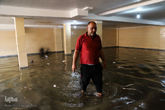 امدادرسانی نیروهای بسیج و سپاه به مردم سیل زده اهواز