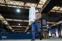 امدادرسانی گروه جهادی خدام‌الرضا(ع) و کانون خدمت آستان قدس رضوی به مردم اهواز