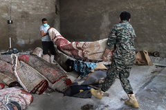 امدادرسانی گروه جهادی خدام‌الرضا(ع) و کانون خدمت آستان قدس رضوی به مردم اهواز