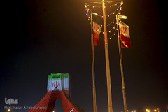 نورپردازی سه بعدی(ویدیو مپینگ) اتحاد و همبستگی ملت ایران بر برج آزادی