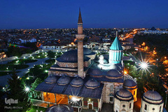 زیارتگاه مدفن جلال‌الدین محمد بلخی (مولانا) در شهر قونیه کشور ترکیه