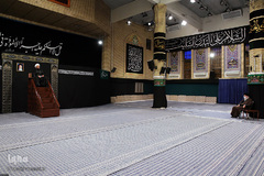 مراسم عزاداری روز رحلت حضرت ختمی‌مرتبت محمد مصطفی صلی‌الله‌علیه‌وآله و شهادت حضرت امام حسن مجتبی علیه‌السلام صبح امروز (جمعه) در حسینیه امام خمینی با حضور رهبر معظم انقلاب اسلامی