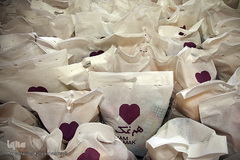 یلدای شیرین ۲۰۰۰خانواده طرح «هم نمک» مؤسسه خیریه متوسلین به امام رضا(ع)