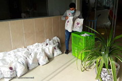 یلدای شیرین ۲۰۰۰خانواده طرح «هم نمک» مؤسسه خیریه متوسلین به امام رضا(ع)