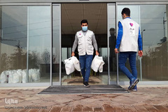 یلدای شیرین ۲۰۰۰خانواده طرح «هم نمک» مؤسسه خیریه متوسلین به امام رضا(ع)