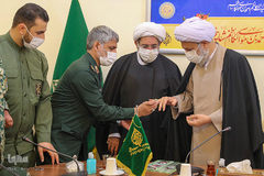 اهدای انگشتر حاج قاسم سلیمانی به حرم‎ شاهچراغ(ع)