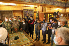 اهدای انگشتر حاج قاسم سلیمانی به حرم‎ شاهچراغ(ع)