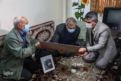 دیدار جامعه قرآنی با خانواده شهیدان طارمی