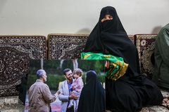 دیدار جامعه قرآنی با خانواده شهیدان طارمی
