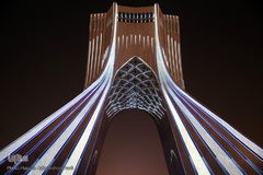 ورپردازی سه بعدی(ویدیو مپینگ) یادبود مسافرین کشته شده سقوط هواپیمای اوکراینی بر برج آزادی