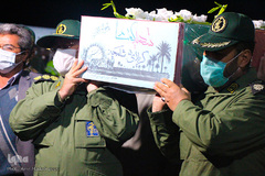 استقبال از ۵ شهید گمنام در فرودگاه بیرجند