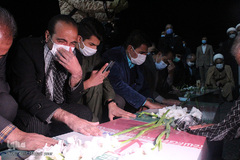 استقبال از ۵ شهید گمنام در فرودگاه بیرجند