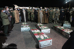 استقبال از ۵ شهید گمنام در فرودگاه بیرجند