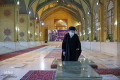 حضور رهبر انقلاب اسلامی در مرقد امام خمینی(ره) و گلزار شهدا