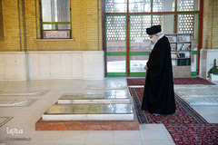 حضور رهبر انقلاب اسلامی در مرقد امام خمینی(ره) و گلزار شهدا