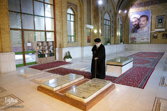 حضور رهبر انقلاب اسلامی در مرقد امام خمینی(ره) و گلزار شهدا