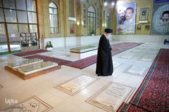 حضور رهبر انقلاب اسلامی در مرقد امام خمینی(ره) و گلزار شهدا