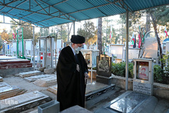 حضور رهبر انقلاب اسلامی در مرقد امام خمینی(ره) و گلزار شهدا