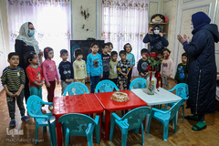 مادری برای 2400 + 1 دختر