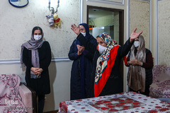 مادری برای 2400 + 1 دختر