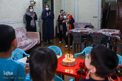 مادری برای 2400 + 1 دختر