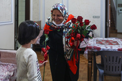 مادری برای 2400 + 1 دختر