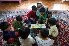 مادری برای 2400 + 1 دختر