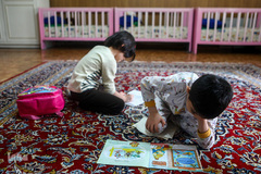 مادری برای 2400 + 1 دختر