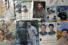 حضور  حجت الاسلام محمد قمی، رئیس سازمان تبلیغات اسلامی در منزل شهدای مدافع حرم تیپ فاطمیون در حسن آباد فشافویه