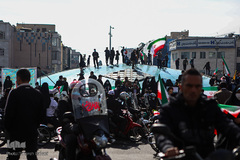 متفاوت ترین راهپیمایی ۲۲ بهمن قرن-
میدان انقلاب