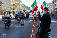 متفاوت ترین راهپیمایی ۲۲ بهمن قرن-
زیر گذر تئاتر شهر