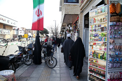 سبز و سفید و قرمز، پایدار و استوار