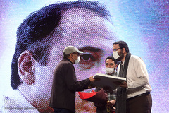 آیین اختتامیه دوازدهمین دوره جشنواره شعر و داستان انقلاب