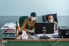 مدیر مدرسه نیز او را در آموزش بهتر بچه‌ها و پیش بردن ایده تأسیس مدرسه کودکان استثنایی‌ یاری می‌کند.
