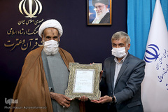 مراسم تجلیل از خادمان قرآن کریم برگزیده سالهای ۹۸ و ۹۹