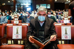 اعطای تندیس فداکاری به دانشجویان