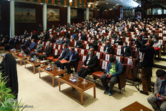 اعطای تندیس فداکاری به دانشجویان