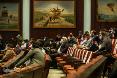 اعطای تندیس فداکاری به دانشجویان