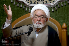 حجت‌الاسلام والمسلمین عبدالکریم بی‌آزار شیرازی، عضو شورای علمی و برنامه‌ریزی مرکز ادیان آستان قدس رضوی