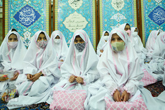 مراسم جشن تکلیف 42 دختر در امامزاده پنج تن لویزان