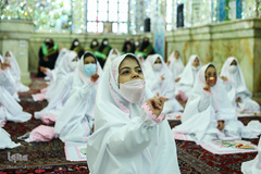 مراسم جشن تکلیف 42 دختر در امامزاده پنج تن لویزان