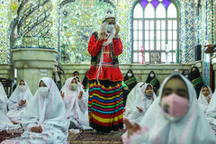 مراسم جشن تکلیف 42 دختر در امامزاده پنج تن لویزان