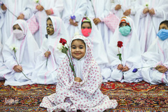 مراسم جشن تکلیف 42 دختر در امامزاده پنج تن لویزان