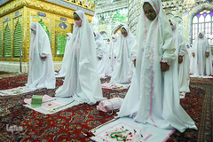 مراسم جشن تکلیف 42 دختر در امامزاده پنج تن لویزان