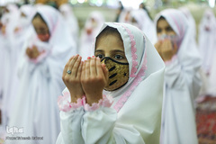 مراسم جشن تکلیف 42 دختر در امامزاده پنج تن لویزان