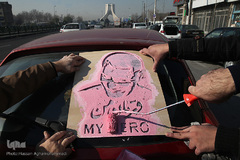 نقاشی تصویر سپهبد شهید حاج قاسم سلیمانی، بر روی خودروها در اولین سالگرد شهادت سیدالشهدای مقاومت 