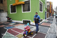 کوچه رنگی در محله دستغیب منطقه ۹